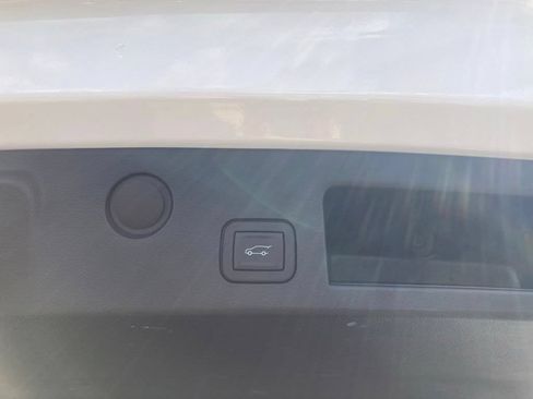 New 2025 Chevrolet Equinox LT w/ Convenience Package II AWD/4WD image 25
