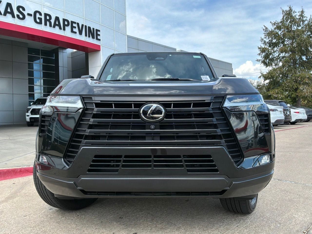 Used 2024 Lexus GX 550 w/ Accessory Package (2T) AWD/4WD image 3