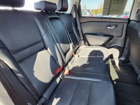 Used 2023 Nissan Rogue SV w/ SV Premium Package image 14