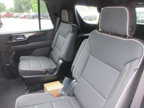 New 2026 GMC Yukon Elevation w/ Elevation Premium Package AWD/4WD image 12