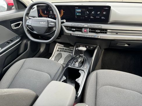 Used 2025 Kia K4 LXS image 12