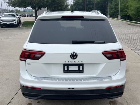Certified 2023 Volkswagen Tiguan SE FWD image 9