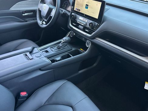 New 2026 Toyota Grand Highlander AWD Hybrid image 18
