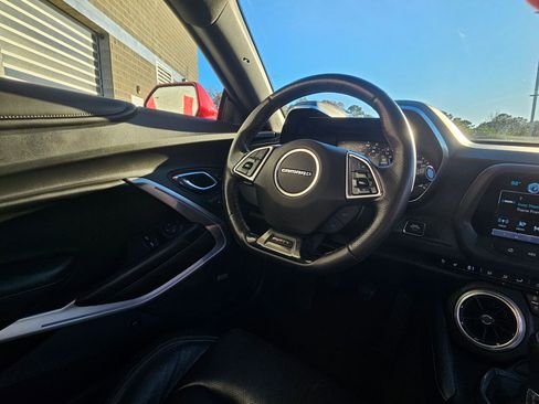 Used 2017 Chevrolet Camaro SS image 9