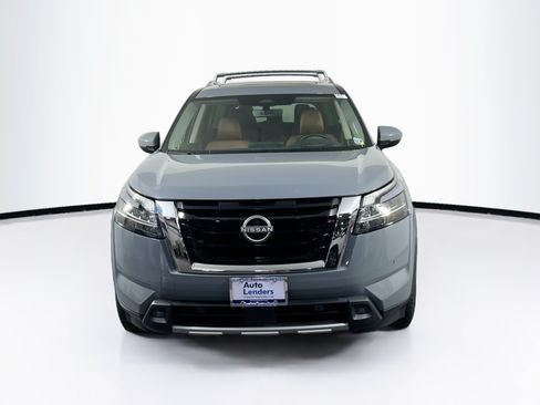 Used 2024 Nissan Pathfinder Platinum w/ Cargo Package AWD/4WD image 2