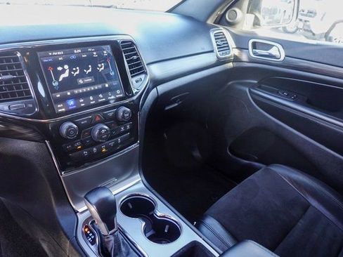 Used 2022 Jeep Grand Cherokee Laredo X image 22