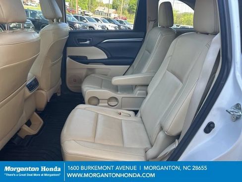 Used 2015 Toyota Highlander Limited Platinum AWD/4WD image 31