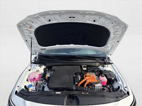 New 2025 Hyundai Elantra SEL image 17