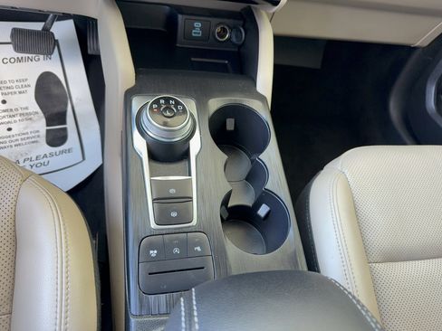 Certified 2022 Ford Escape Titanium AWD/4WD image 23
