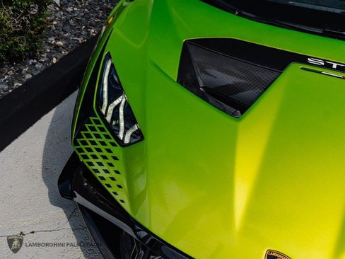 Used 2023 Lamborghini Huracan STO RWD image 11