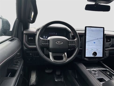 Used 2024 Ford Expedition Max Limited image 24