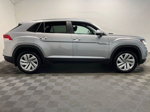 Used 2023 Volkswagen Atlas Cross Sport SE AWD/4WD image 4