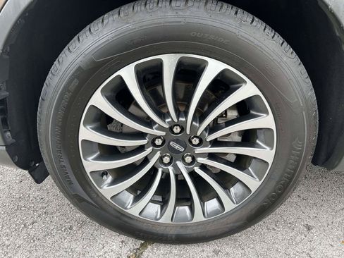 Certified 2022 Lincoln Aviator Reserve w/ Equipment Group 201A RWD image 14