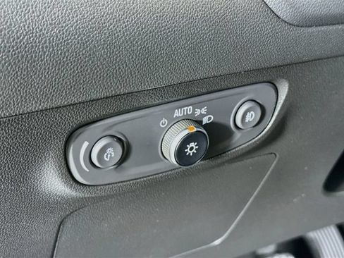 Used 2022 Buick Encore GX Select w/ Sport Touring Package AWD/4WD image 12