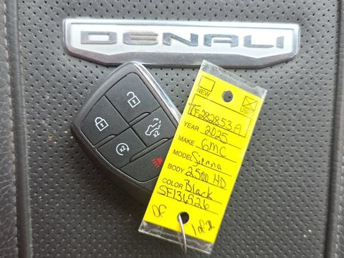 Used 2025 GMC Sierra 2500 Denali w/ Denali Reserve Package AWD/4WD image 22