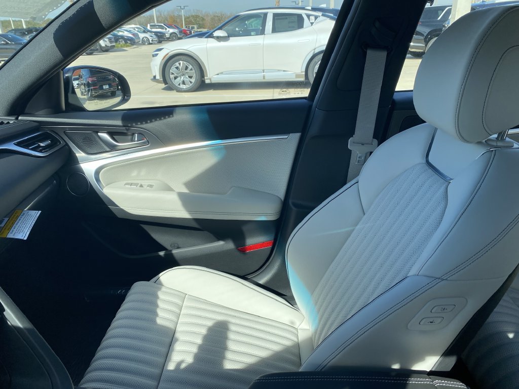 New 2025 Genesis G70 2.5T w/ Sport Prestige Package AWD/4WD image 18