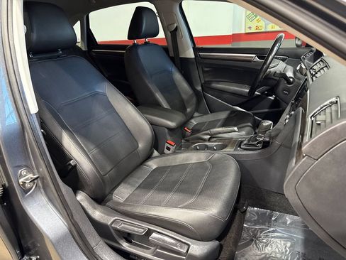 Used 2018 Volkswagen Passat 2.0T SE FWD image 80