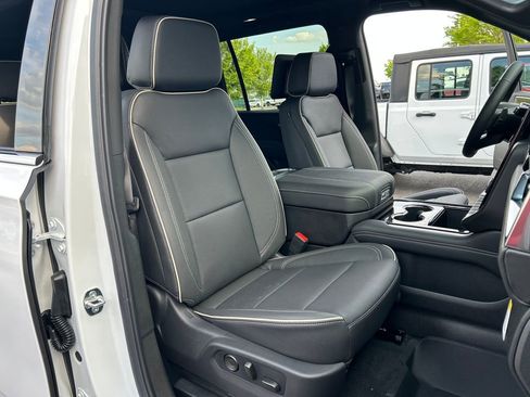 New 2026 GMC Yukon XL Elevation image 54