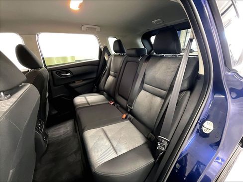 Used 2025 Nissan Rogue SV AWD/4WD image 15