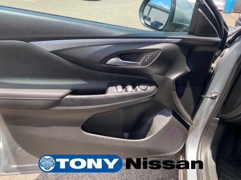 Used 2025 Buick Envista Preferred FWD image 13
