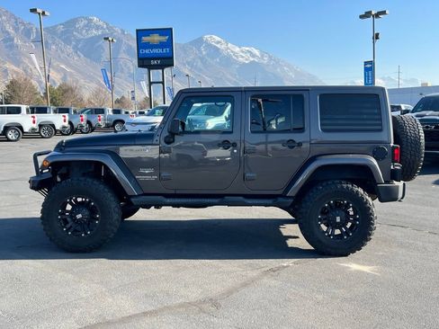 Used 2014 Jeep Wrangler Unlimited Sahara w/ Connectivity Group image 15