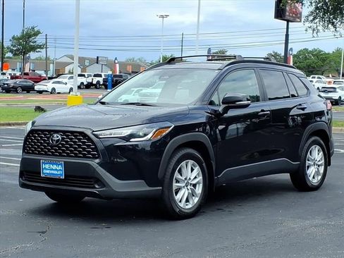 Used 2024 Toyota Corolla Cross LE FWD image 9