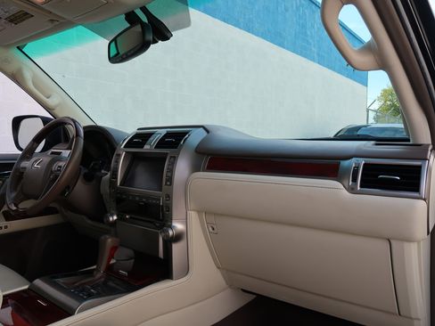 Used 2013 Lexus GX 460 image 30
