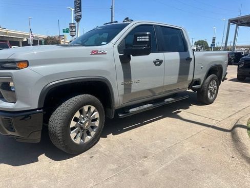 Used 2025 Chevrolet Silverado 2500 Custom w/ Custom Value Package AWD/4WD image 2