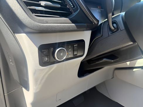 Used 2023 Ford Escape SE FWD image 25