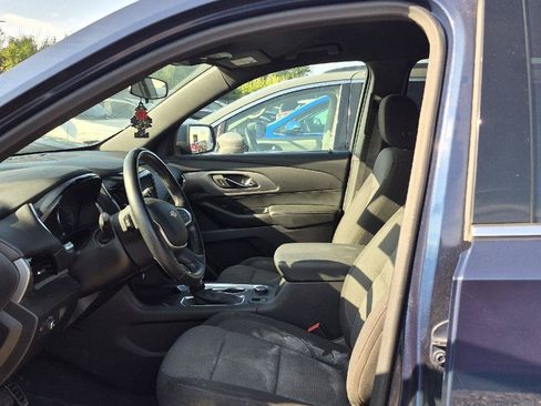 Used 2023 Chevrolet Traverse LT FWD image 8