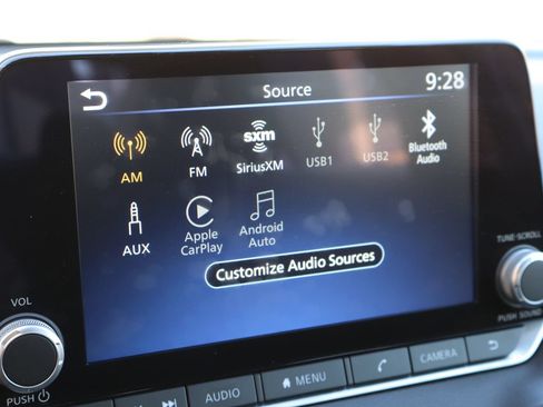 Used 2024 Nissan Sentra SV FWD image 9