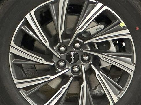 Used 2025 Lincoln Aviator AWD w/ Equipment Group 101A image 8