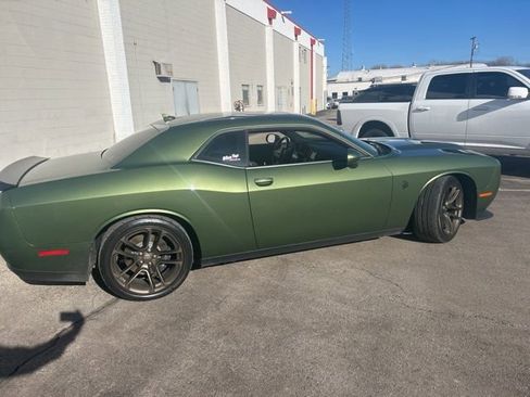 Used 2021 Dodge Challenger SRT Hellcat image 9