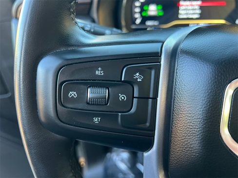 Used 2023 GMC Yukon XL SLE image 16