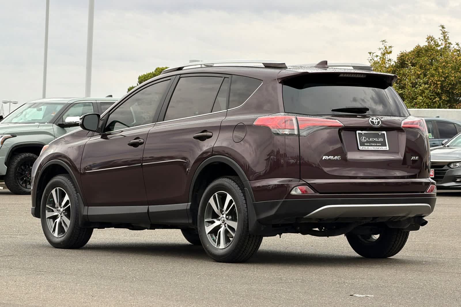 Used 2018 Toyota RAV4 XLE w/ Plus Extra Value Package FWD image 7