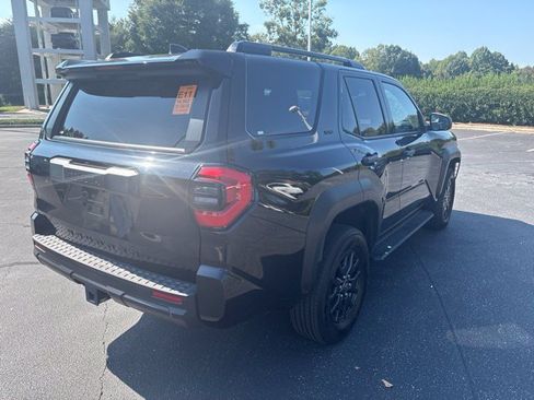 Used 2026 Toyota 4Runner SR5 AWD/4WD image 7