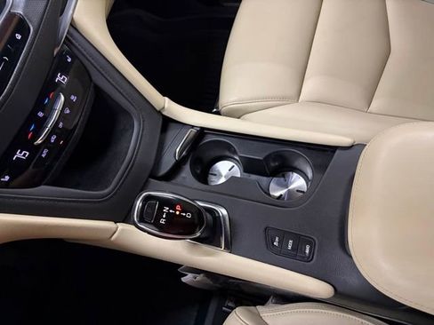 Used 2019 Cadillac XT5 AWD image 58