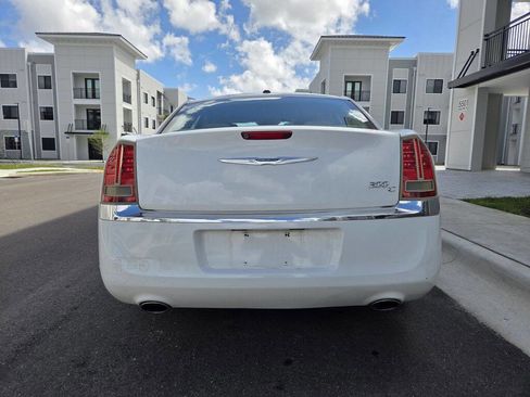Used 2012 Chrysler 300 C image 7