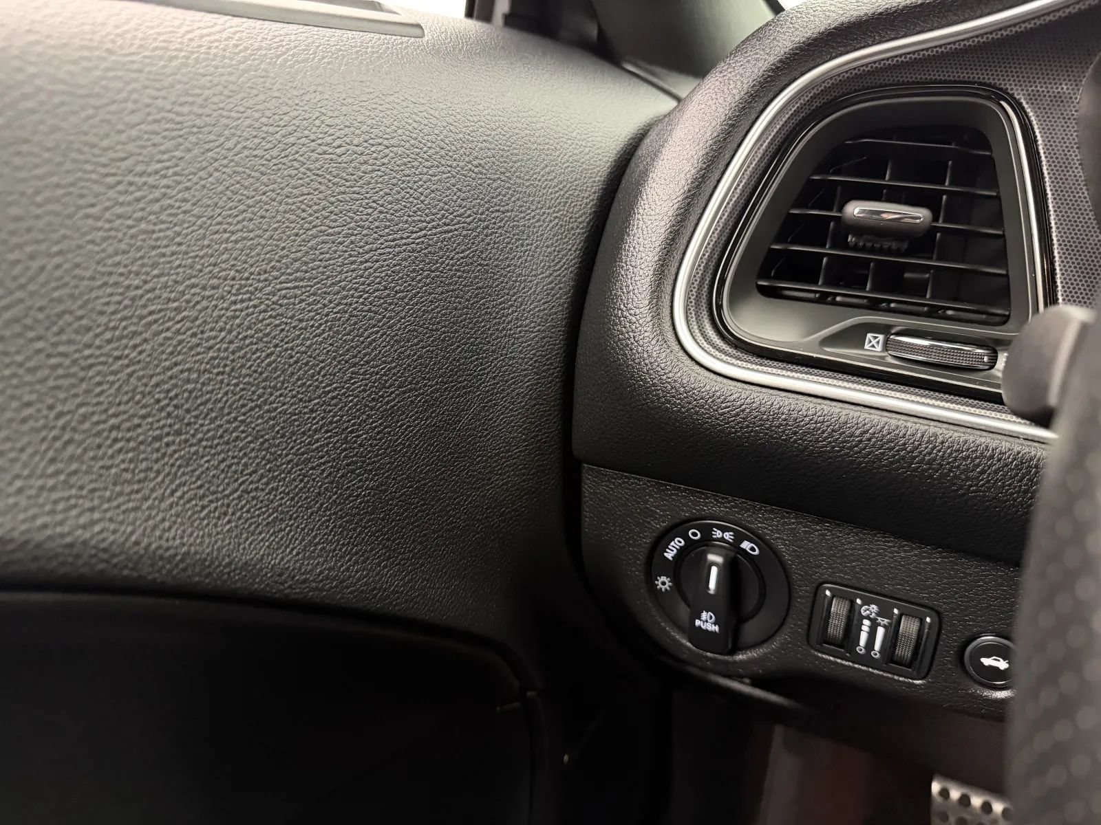 Used 2017 Dodge Challenger SRT RWD image 19
