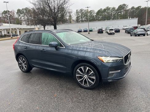 Used 2022 Volvo XC60 B5 Momentum w/ Protection Package Premier image 7
