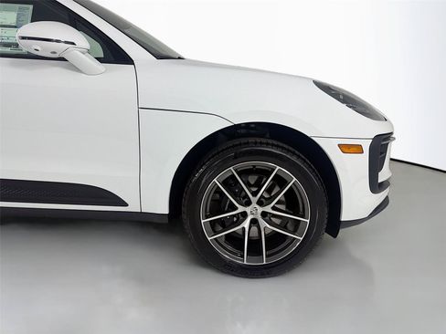 New 2026 Porsche Macan AWD/4WD image 29