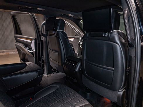 Used 2025 Cadillac Escalade Sport Platinum image 26