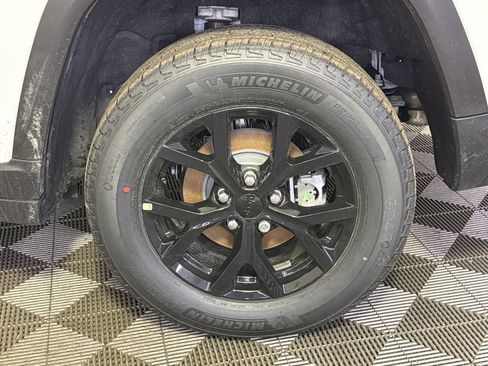 New 2026 Jeep Grand Cherokee Altitude AWD/4WD image 6