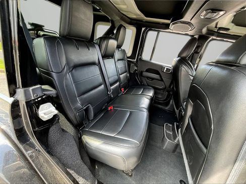 Used 2022 Jeep Wrangler Unlimited Sahara AWD/4WD image 24