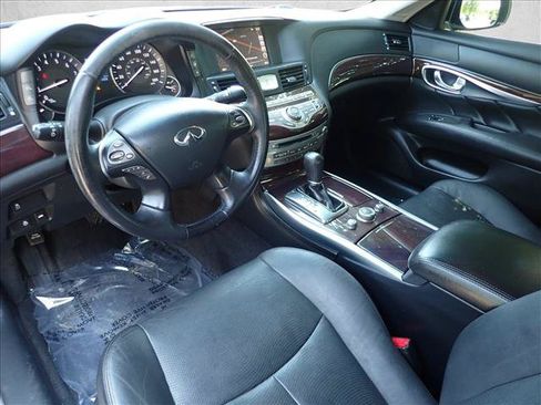 Used 2019 INFINITI Q70 L 3.7 AWD/4WD image 9