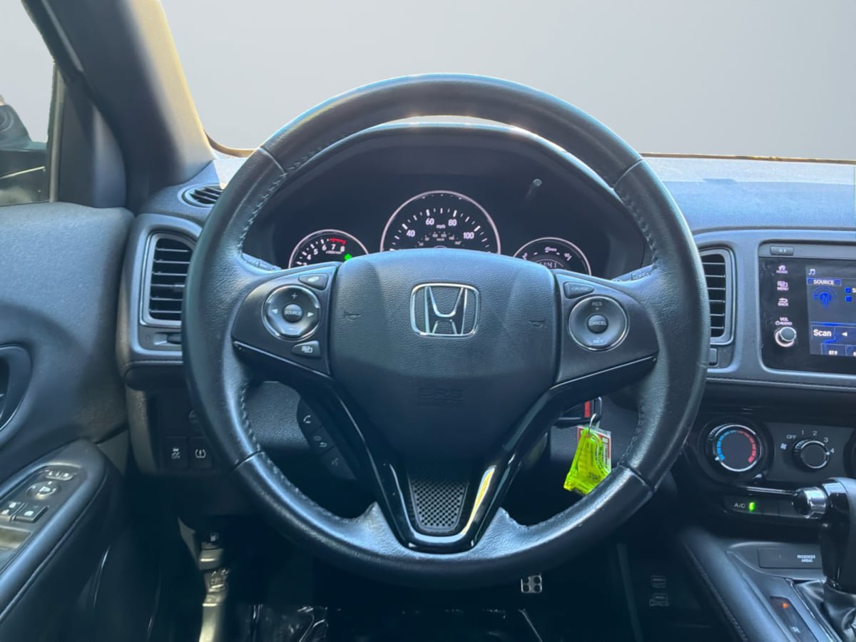 Used 2021 Honda HR-V Sport image 11