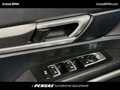 Used 2022 Kia Telluride S image 3