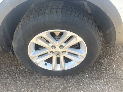 Used 2014 Ford Explorer XLT w/ Equipment Group 201A FWD image 7