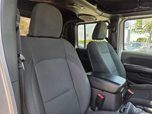 Used 2020 Jeep Gladiator Sport w/ Quick Order Package 24S AWD/4WD image 26