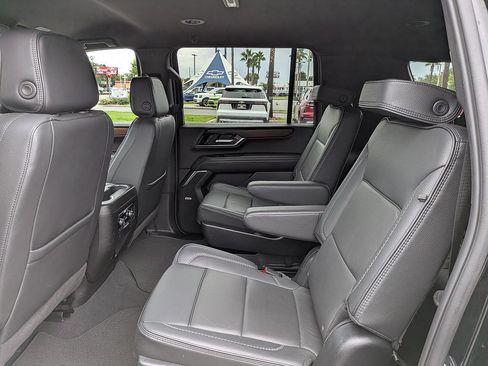 Certified 2025 GMC Yukon XL Denali AWD/4WD image 13